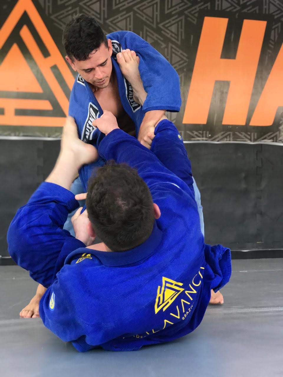 Treinando jiu-jitsu